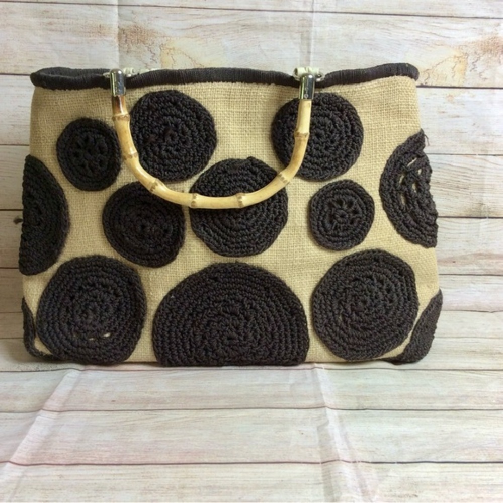 Atmosphere embroidered jute burlap crocheted handbag. Tan.